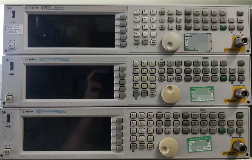 635259fb085a2.png 信號(hào)源N5181A 8.png