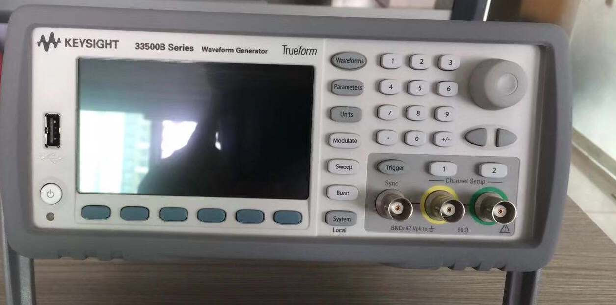 63744e5763e74.jpg 函數信號發(fā)生器33522B 3.jpg