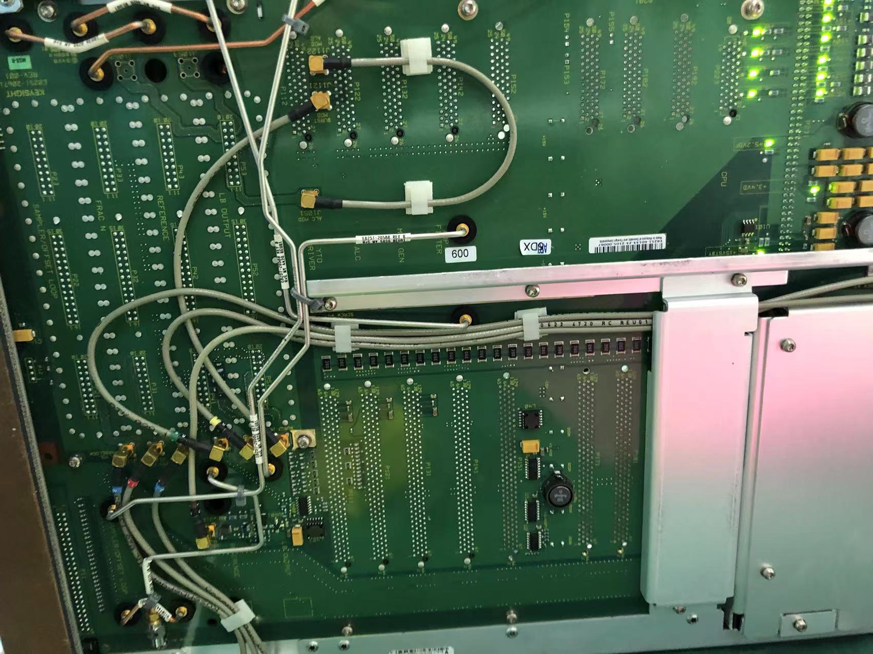 65dd74755031b.jpg 維修信號發(fā)生器E8257D 4.jpg